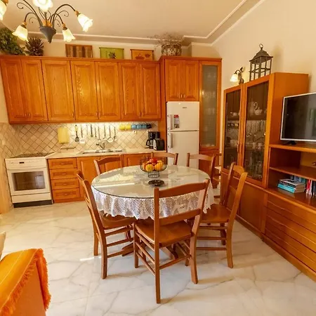 2-br By The Sea *