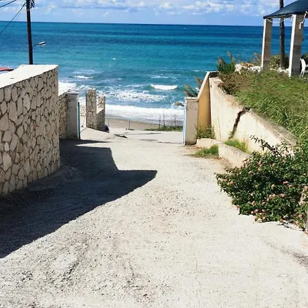 2-br By The Sea 아파트 파라모나스